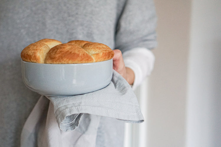 Keramik Schale Ofenfest mit Hefegebäck